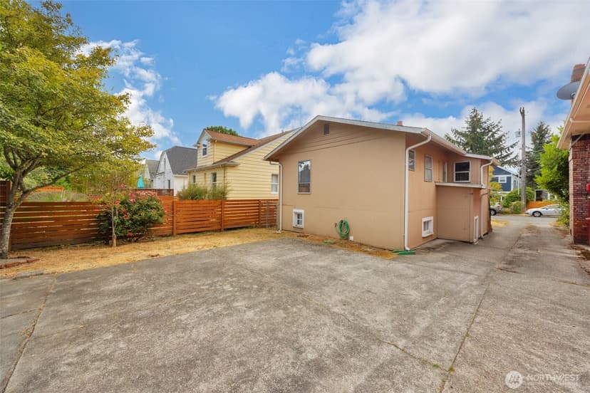 Property photo for 536 N 73rd Street, Seattle photo 24
