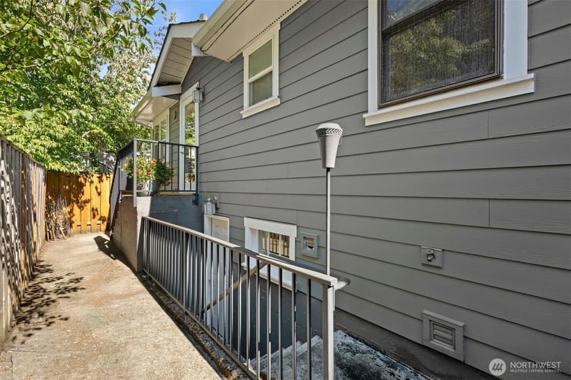 Property photo for 6325 42nd Avenue SW, Seattle photo 27