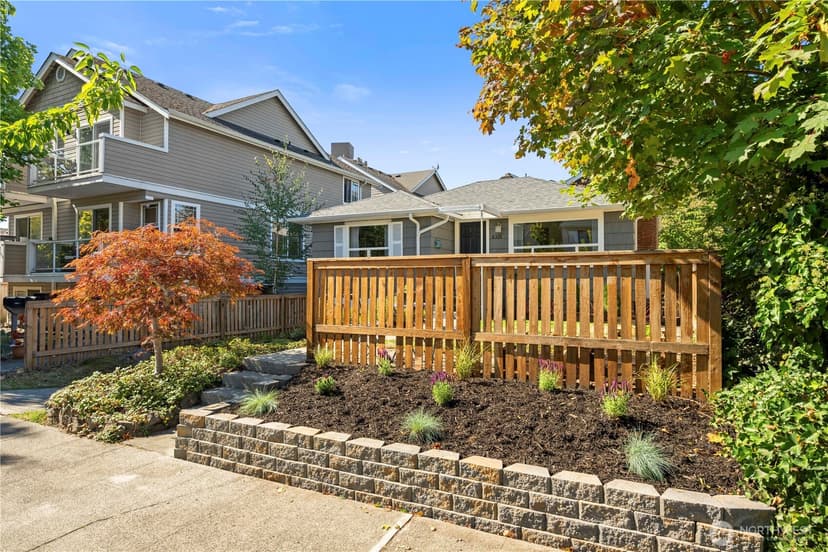 Property photo for 6325 42nd Avenue SW, Seattle photo 2