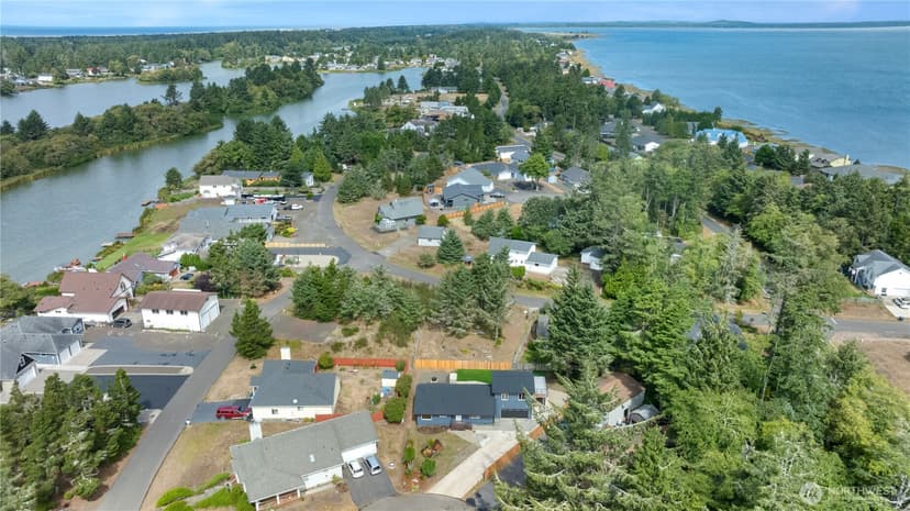 Property photo for 616 Aster Court SE, Ocean Shores photo 33