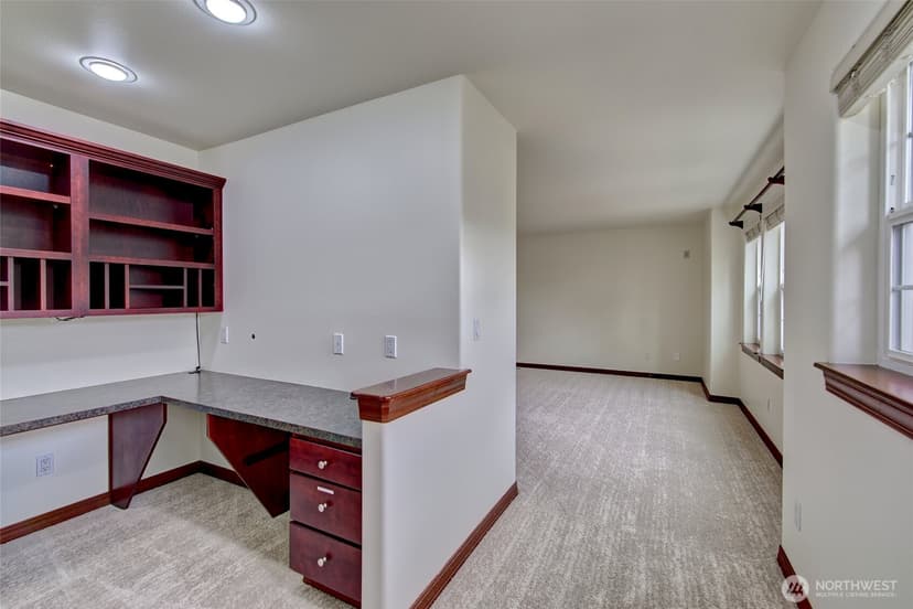 Property photo for 405 46th Street SE, Everett photo 18