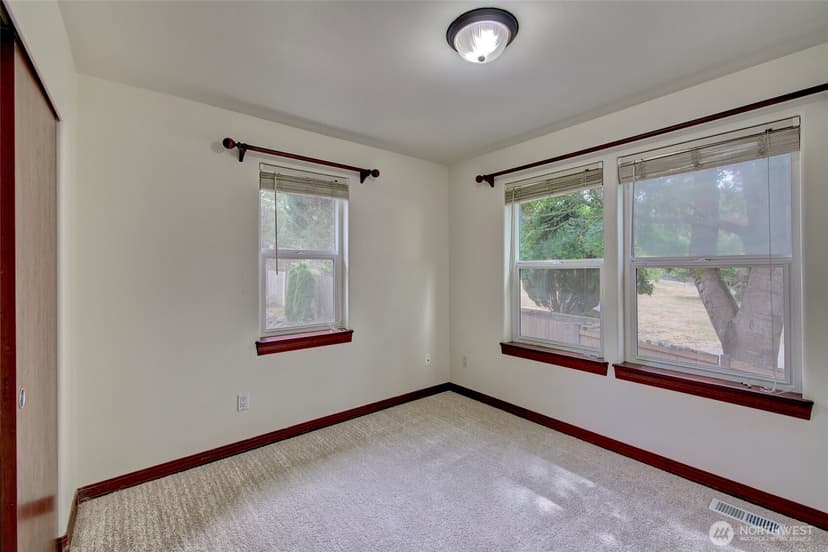 Property photo for 405 46th Street SE, Everett photo 24