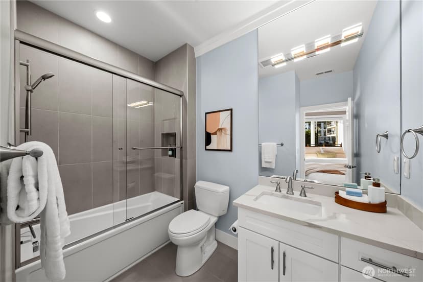 Property photo for 3410 W Mercer Way, Mercer Island photo 32