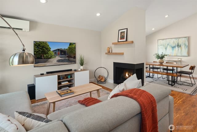 Property photo for 8148 16th Avenue SW, Seattle photo 4