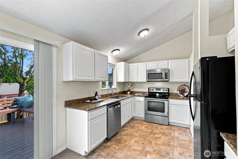 Property photo for 1116 SW 106th Street, Seattle photo 8