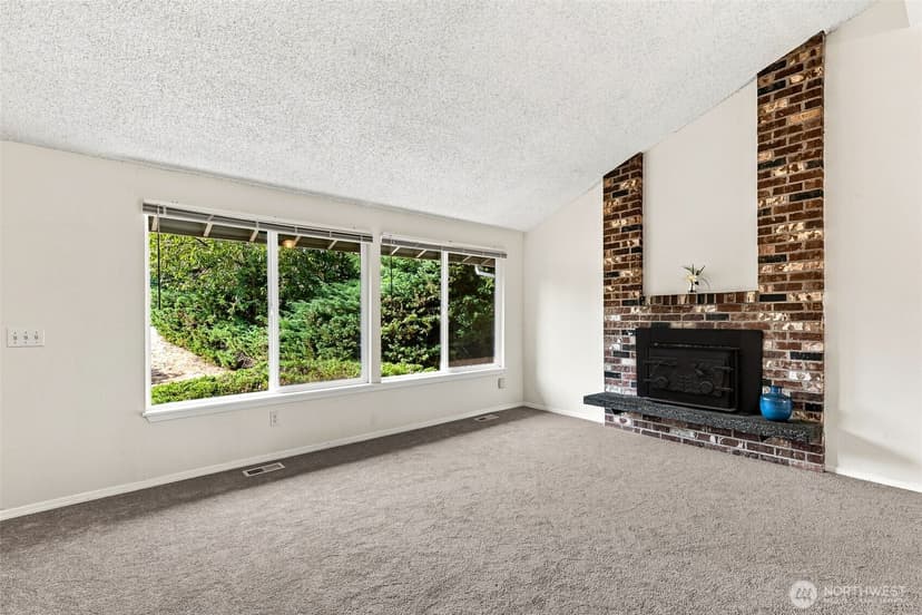 Property photo for 1116 SW 106th Street, Seattle photo 3