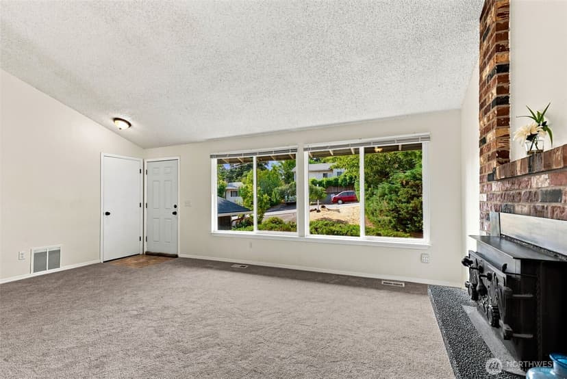 Property photo for 1116 SW 106th Street, Seattle photo 4