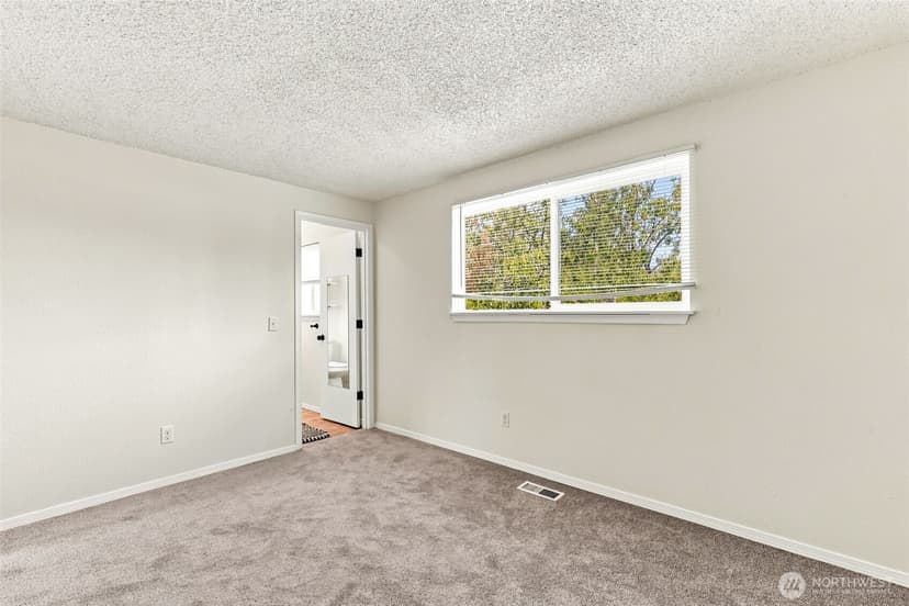 Property photo for 1116 SW 106th Street, Seattle photo 12