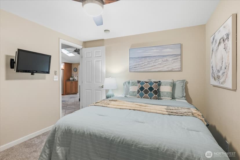 Property photo for 2053 E Beaver Lake Drive SE, Sammamish photo 27
