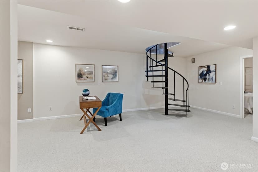Property photo for 2053 E Beaver Lake Drive SE, Sammamish photo 34