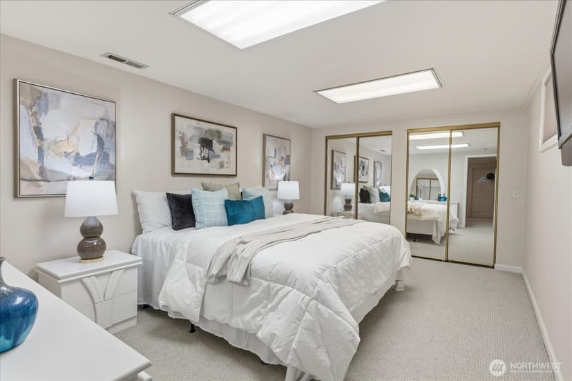 Property photo for 2053 E Beaver Lake Drive SE, Sammamish photo 35
