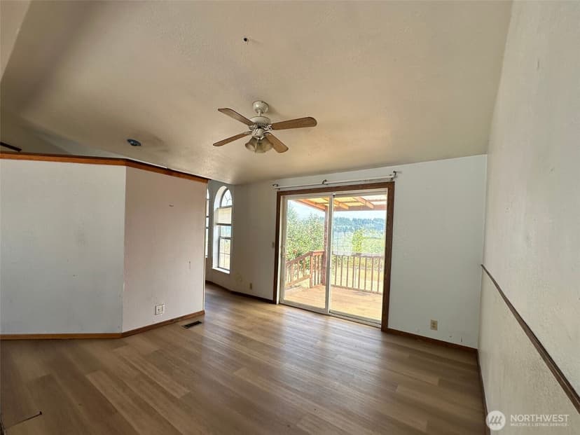 Property photo for 13613 Cedar Cir E, Bonney Lake photo 6