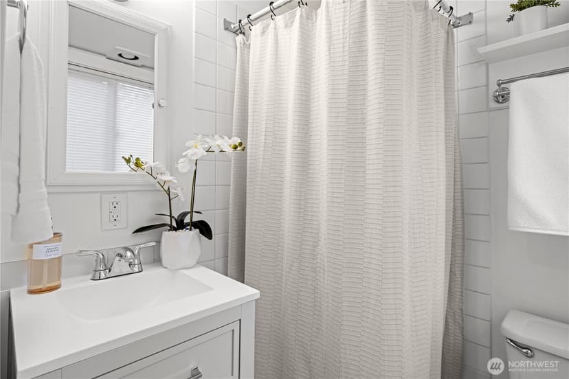Property photo for 324 27th Avenue E, Seattle photo 17