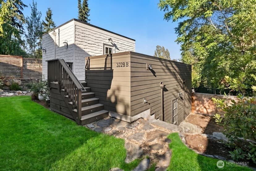 Property photo for 3228 35th Avenue W, Seattle photo 27