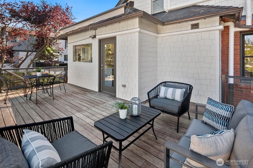 Property photo for 3228 35th Avenue W, Seattle photo 11