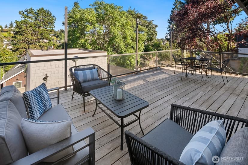 Property photo for 3228 35th Avenue W, Seattle photo 10
