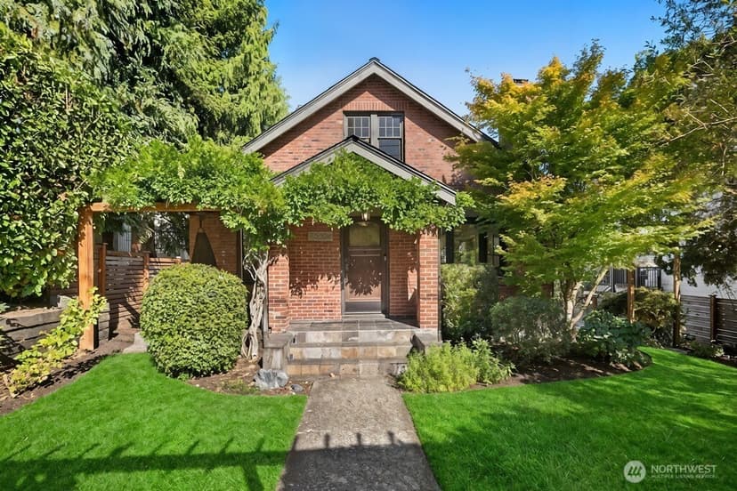 Property photo for 3228 35th Avenue W, Seattle photo 39