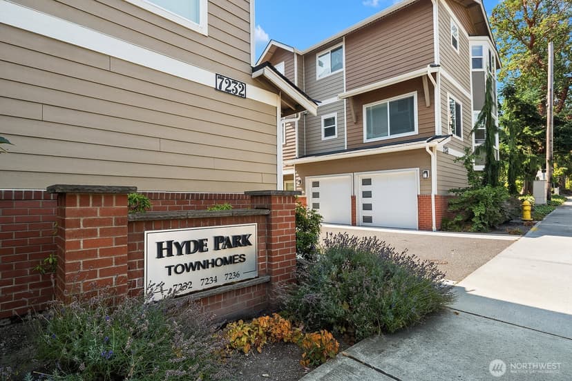 Property photo for 7236 212th Street SW #B, Edmonds photo 3