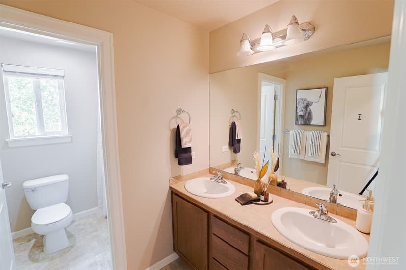Property photo for 208 Ilwaco Place SE, Renton photo 28