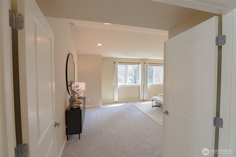 Property photo for 208 Ilwaco Place SE, Renton photo 13