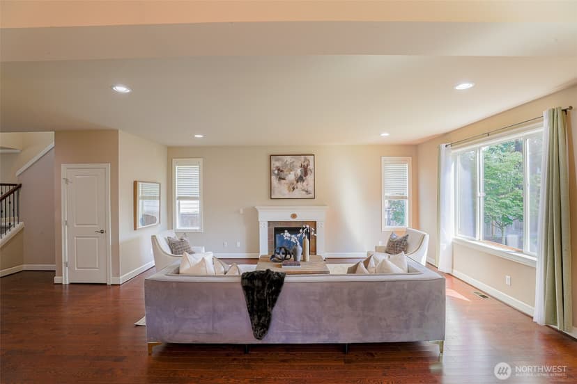 Property photo for 208 Ilwaco Place SE, Renton photo 9