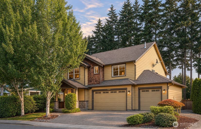 Property photo for 208 Ilwaco Place SE, Renton photo 2