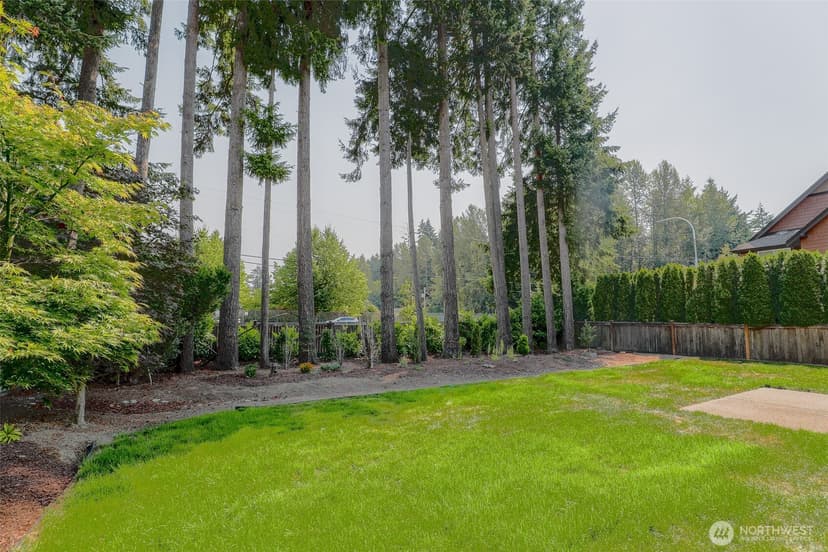Property photo for 208 Ilwaco Place SE, Renton photo 35