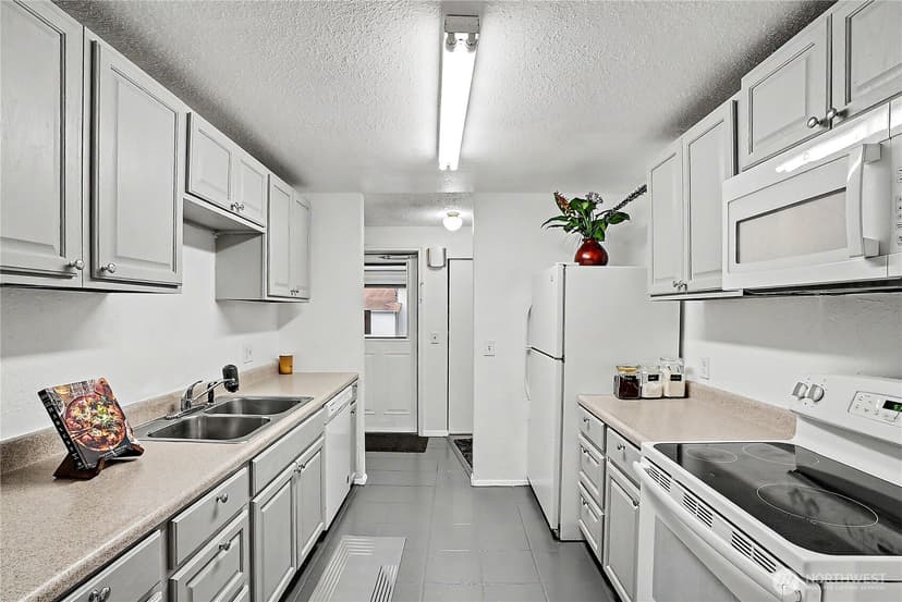 Property photo for 1938 SW 318th Place #9C, Federal Way photo 9