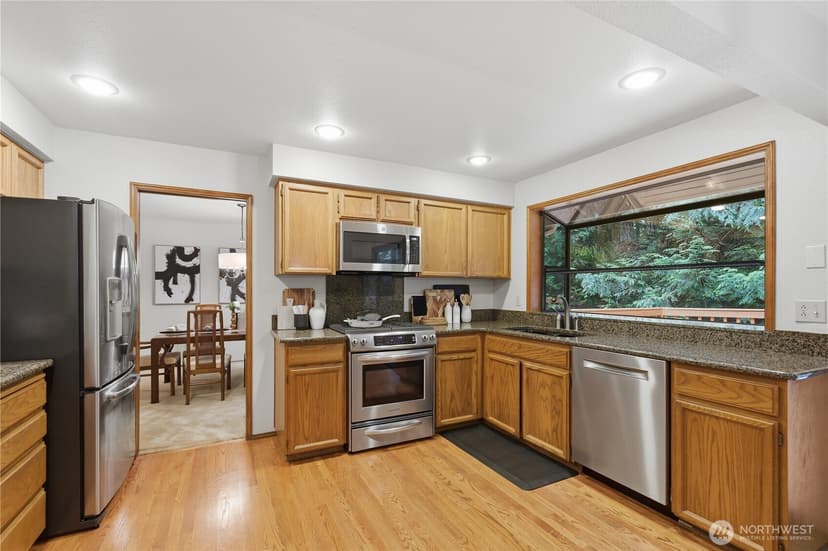 Property photo for 20525 NE 68th Street, Redmond photo 11