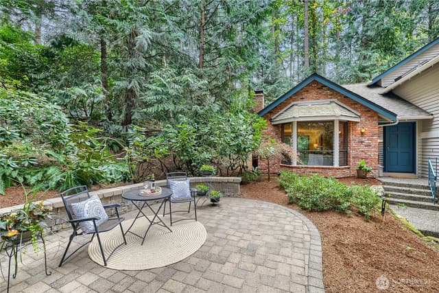 Property photo for 20525 NE 68th Street, Redmond photo 3