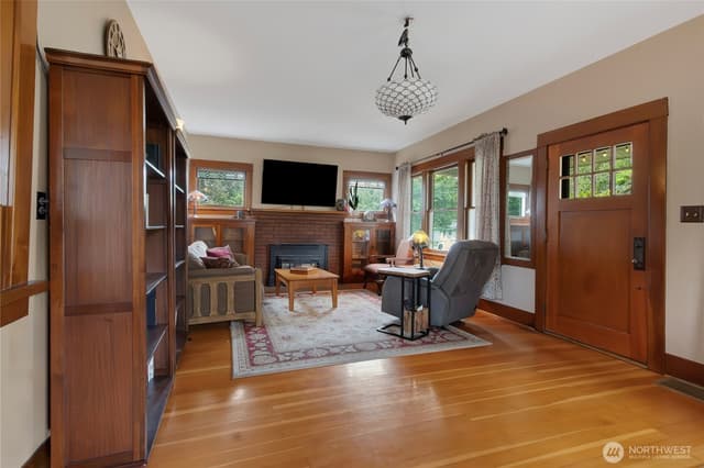 Property photo for 508 5th Street NE, Puyallup photo 4
