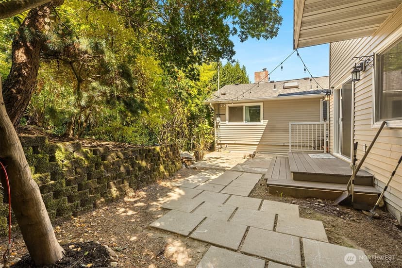 Property photo for 1405 S 100th Street, Seattle photo 32