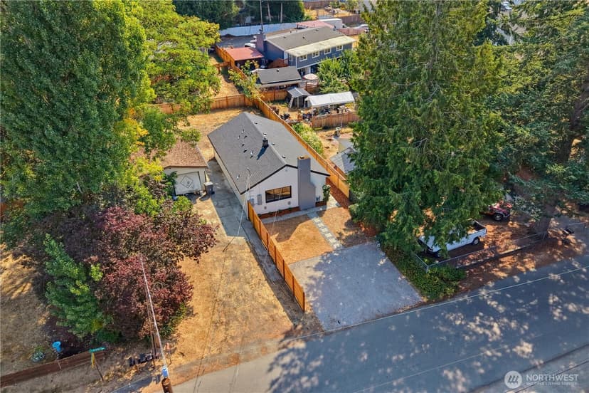 Property photo for 12504 8th Avenue SW, Burien photo 3