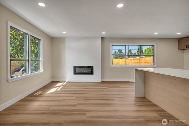 Property photo for 12504 8th Avenue SW, Burien photo 5