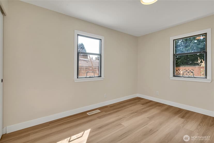 Property photo for 12504 8th Avenue SW, Burien photo 19