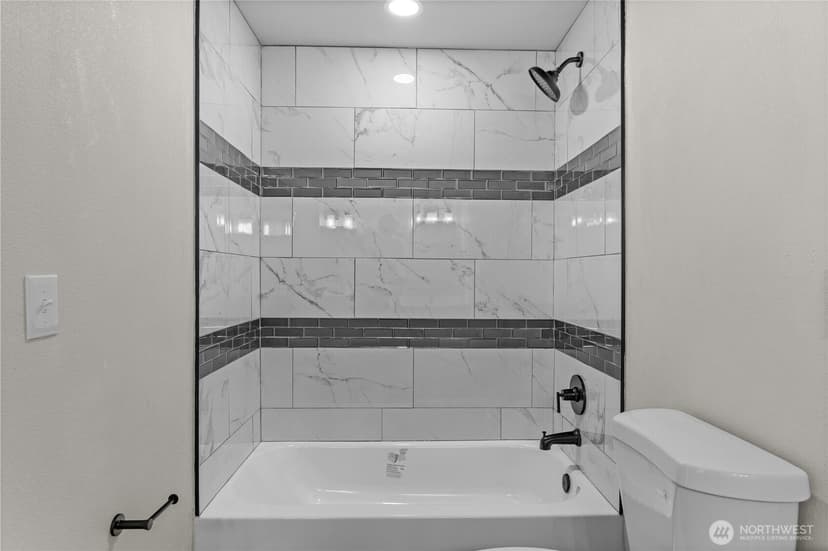 Property photo for 3909 Northshore Boulevard NE, Tacoma photo 24