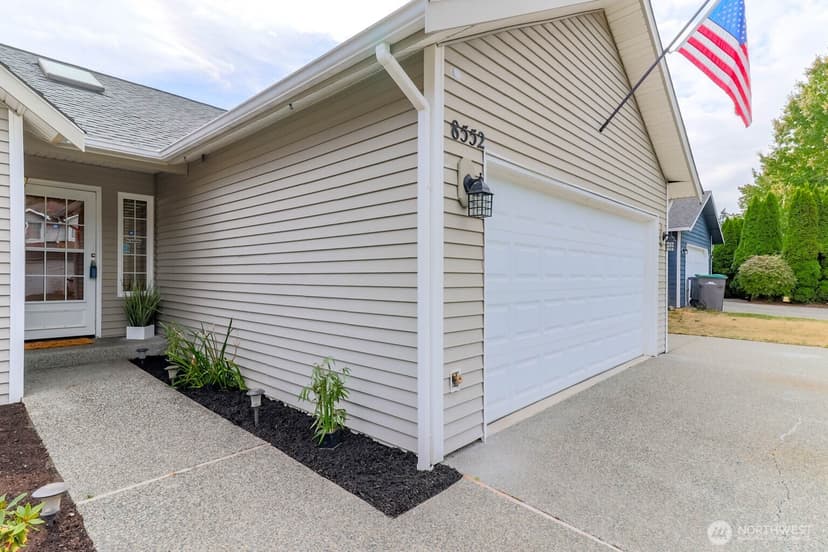 Property photo for 8552 Covina Loop NE, Bremerton photo 2