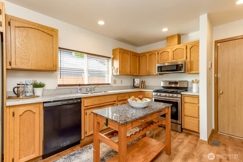 Property photo for 8552 Covina Loop NE, Bremerton photo 15