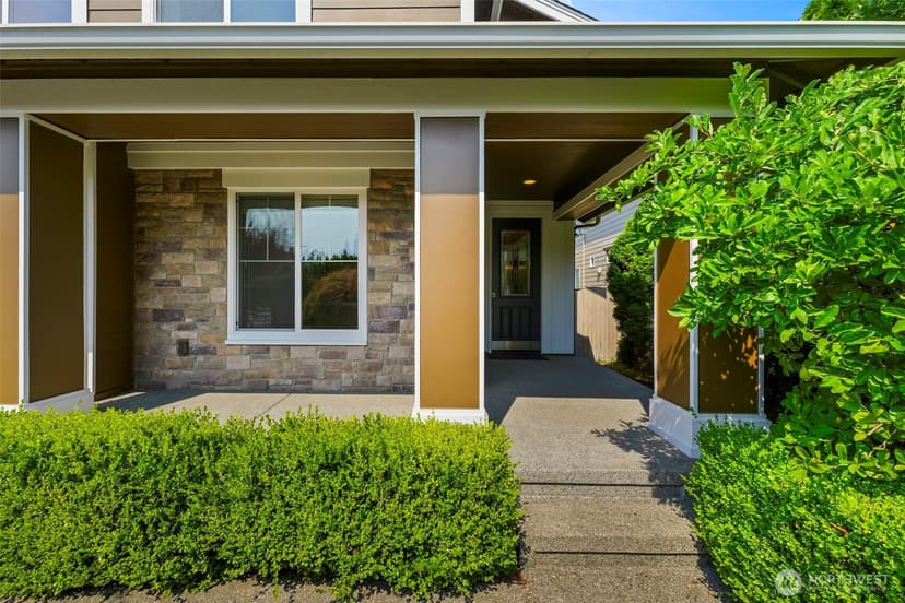 Property photo for 4818 NE 1st Street, Renton photo 2