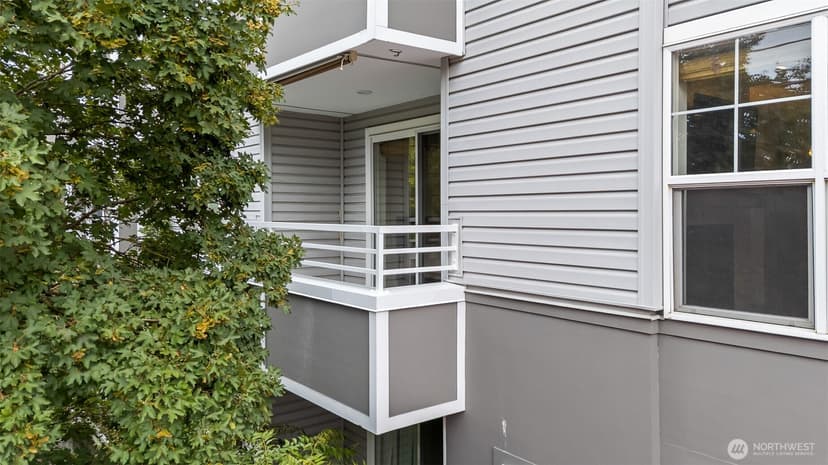 Property photo for 520 2nd Avenue W #201, Seattle photo 15