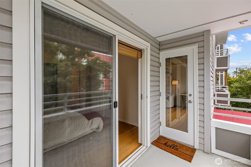 Property photo for 520 2nd Avenue W #201, Seattle photo 16