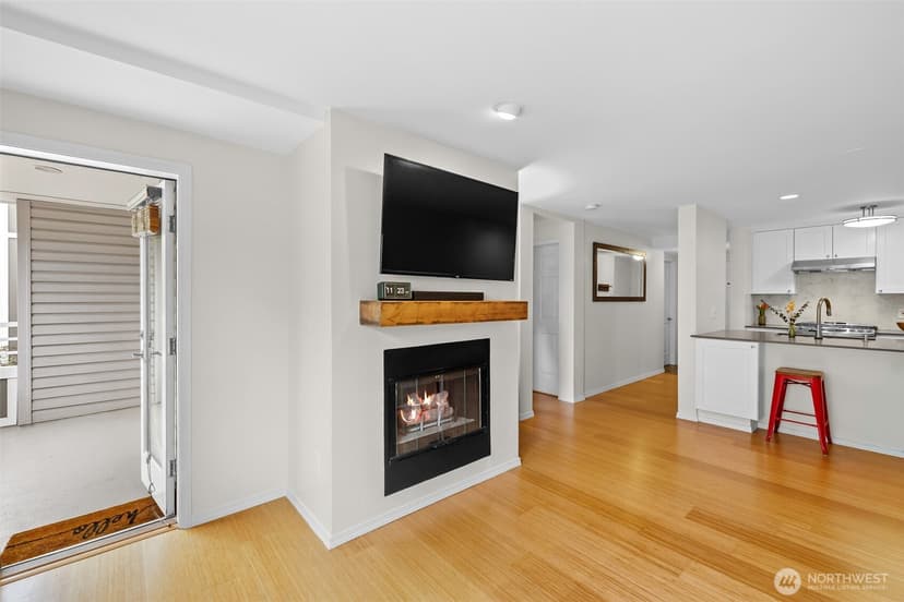 Property photo for 520 2nd Avenue W #201, Seattle photo 10