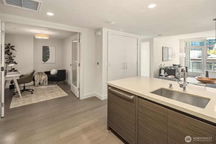 Property photo for 583 Battery Street #508N, Seattle photo 10