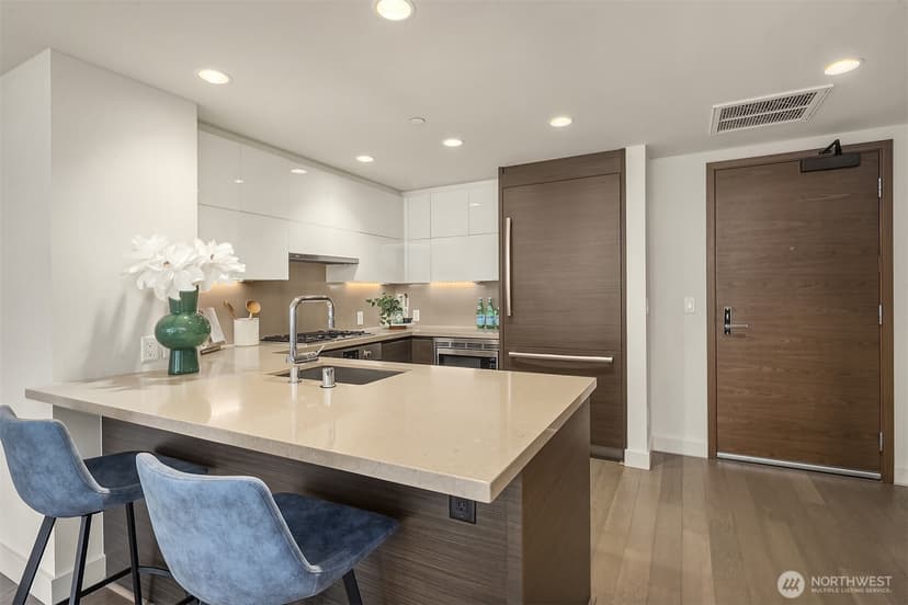 Property photo for 583 Battery Street #508N, Seattle photo 7