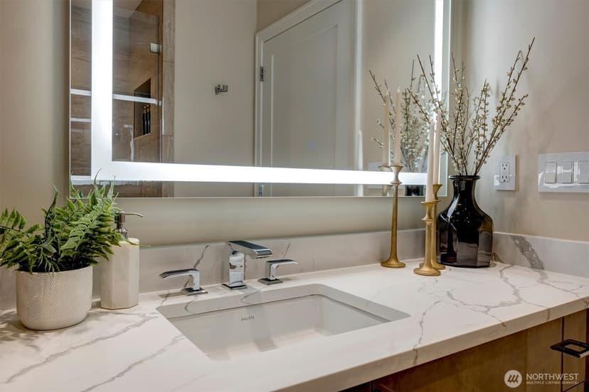 Property photo for 500 106th Avenue NE #1801, Bellevue photo 25