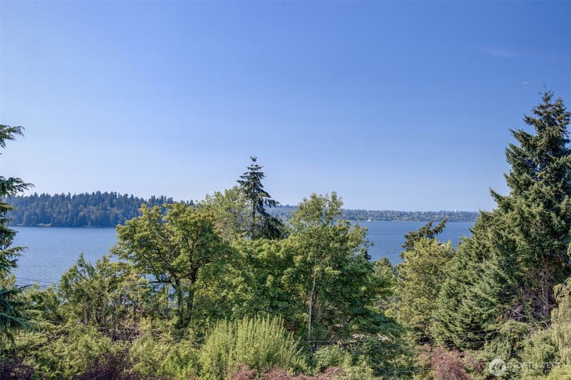 Property photo for 4715 81st Avenue SE, Mercer Island photo 24