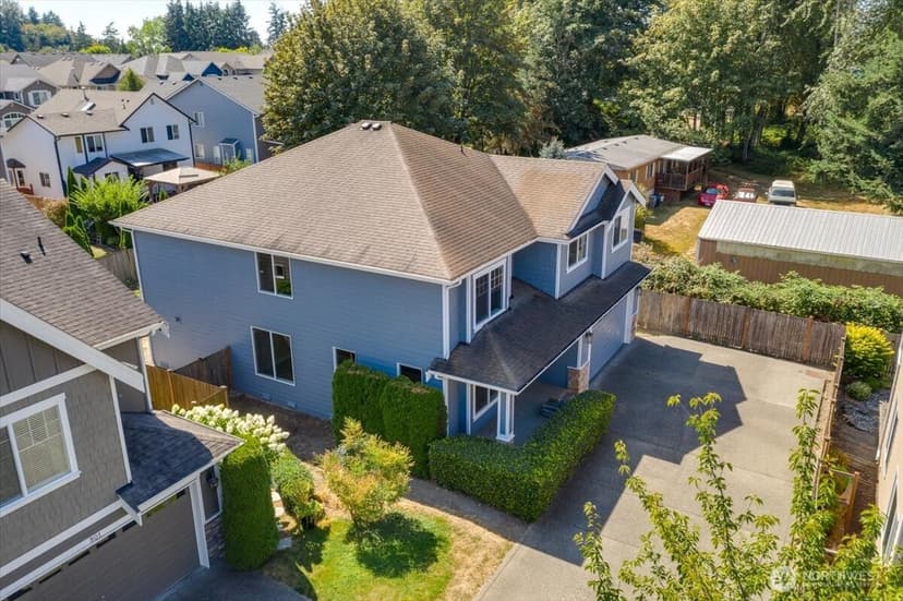 Property photo for 907 Ilwaco Place NE, Renton photo 32
