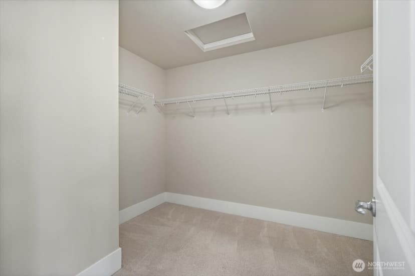 Property photo for 907 Ilwaco Place NE, Renton photo 19