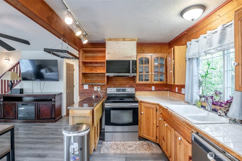 Property photo for 817 Kendall Street, Port Orchard photo 15