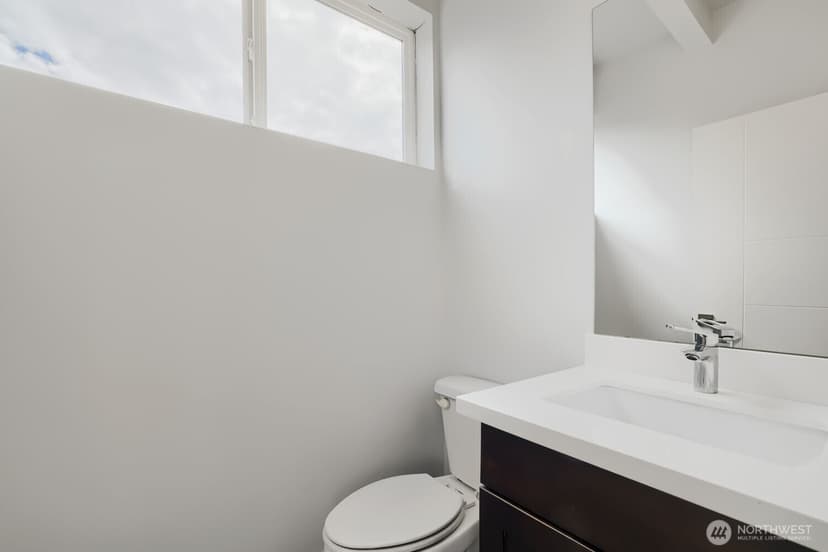 Property photo for 911 N 104th Street #B, Seattle photo 31